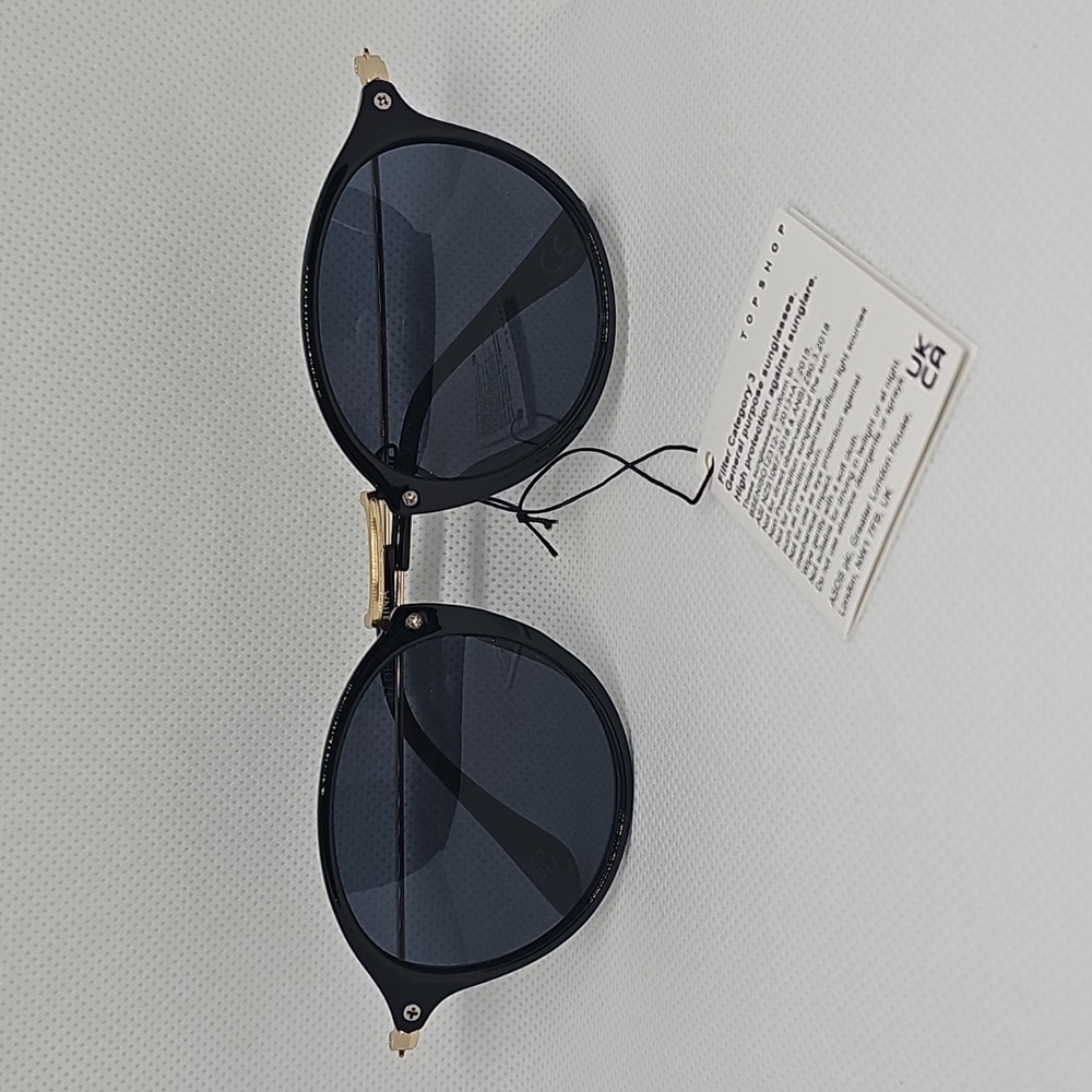 Topshop plastic round sunglasses in black
